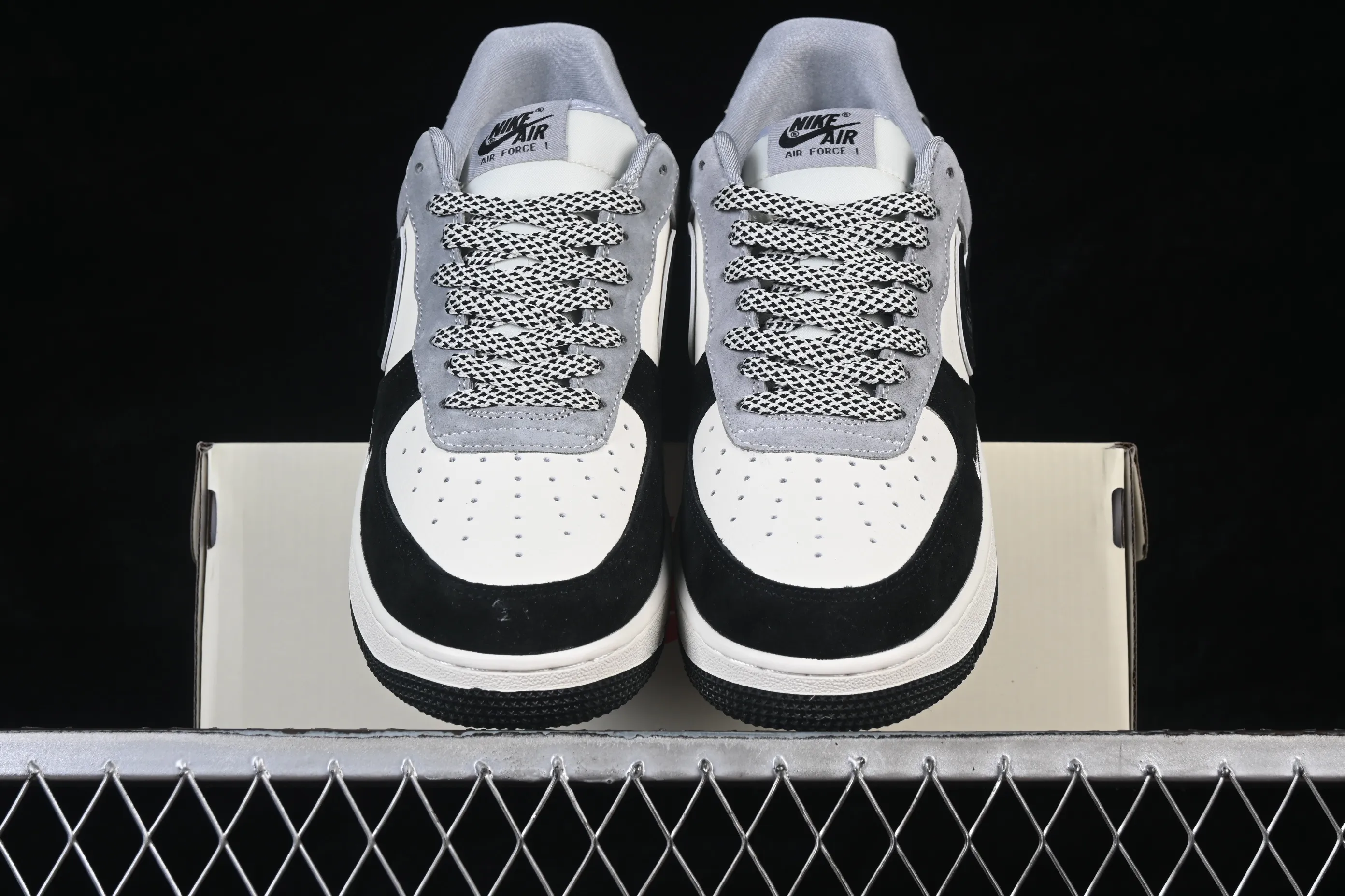 All categories Nk Air Force 1 Air Force series Nk Air Force 1 Low Air Force low-top Nike Air Force 1'07 Low Black and white gray Air Force 1 low-top casual sneakers SS1979-013